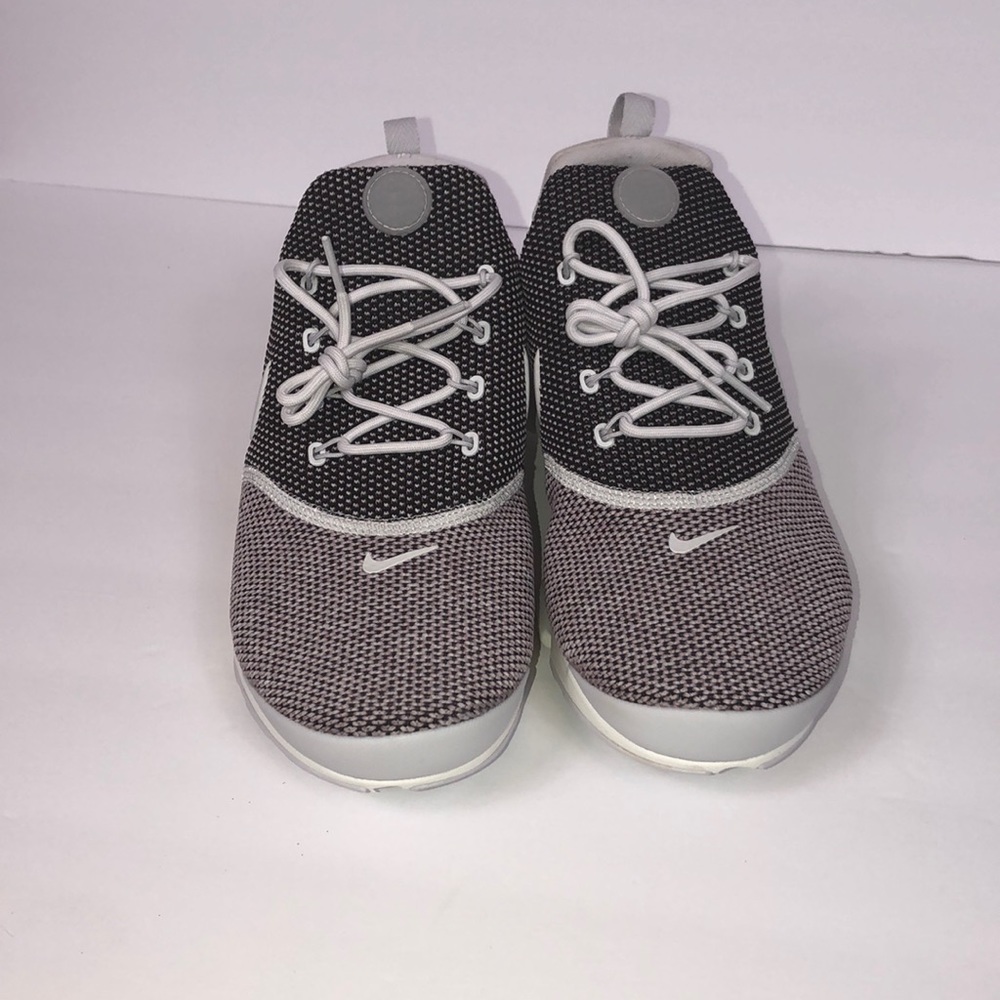 Women’s Nike Presto Fly SE Sz: 8